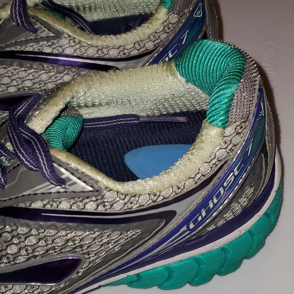 Brooks womens running shoe
